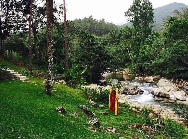 Diferencia Eco-Retreat Hotel San Jose de Las Matas Lodge